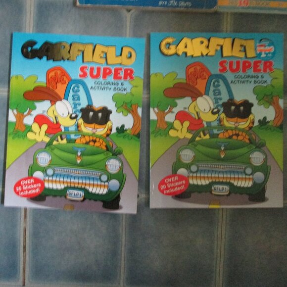 Lot of 8 Garfield Books - Picture 4 of 5